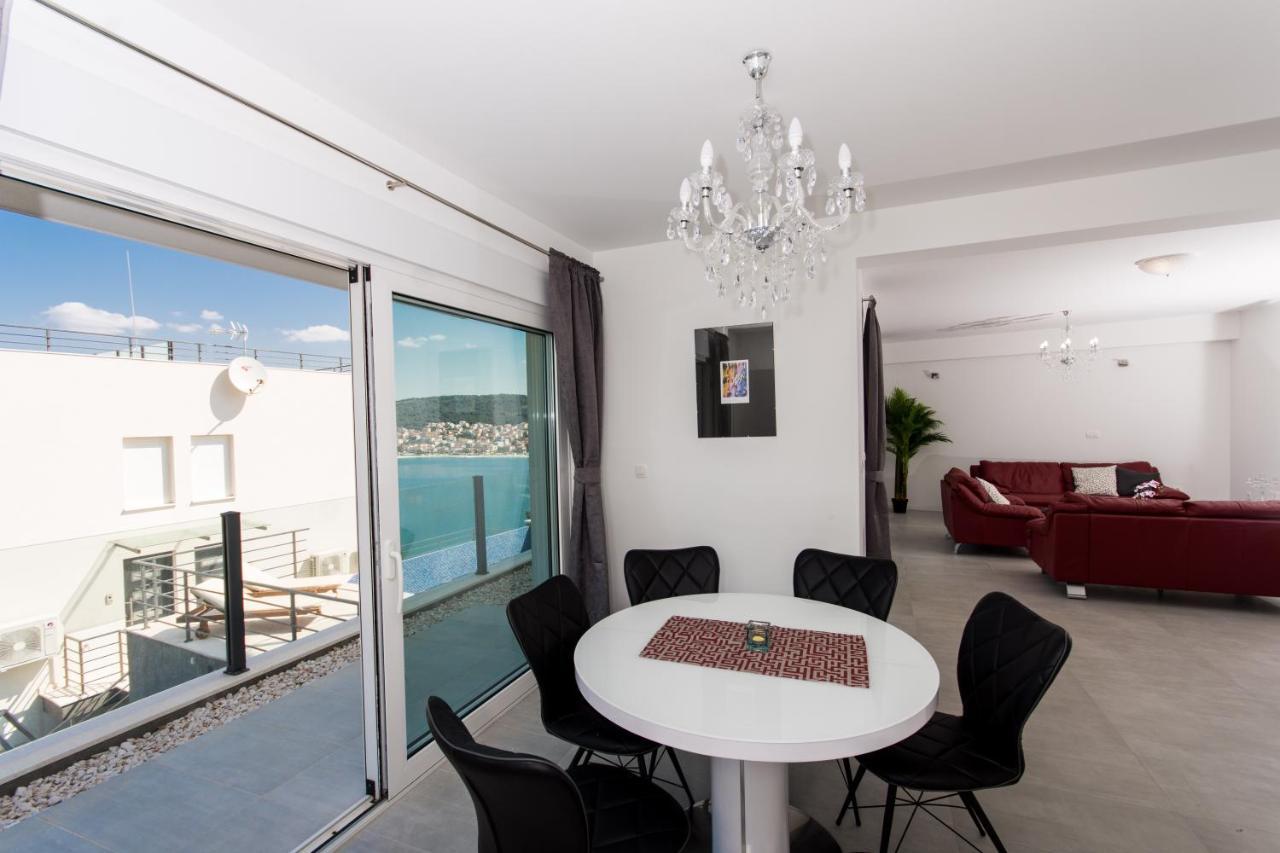 Apartment Julia Трогир Екстериор снимка