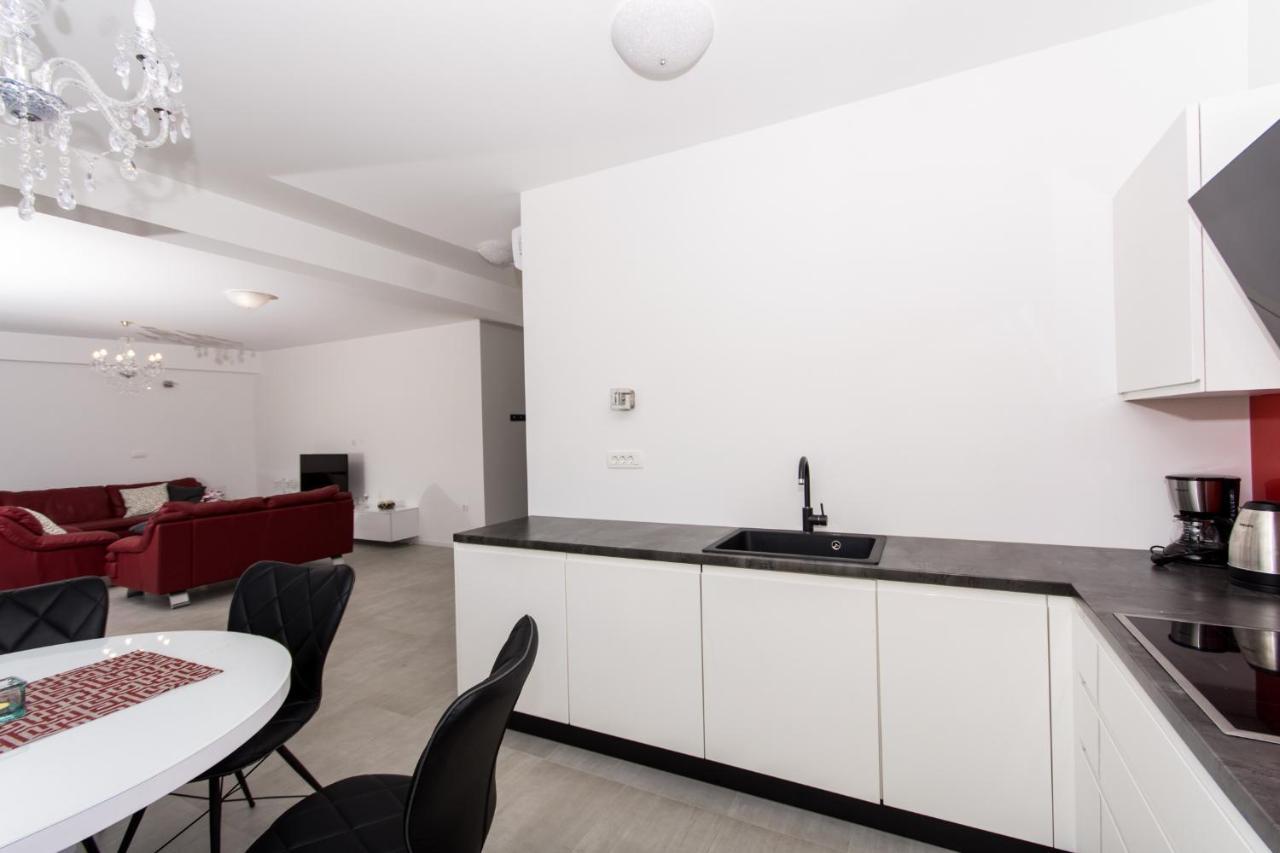 Apartment Julia Трогир Екстериор снимка