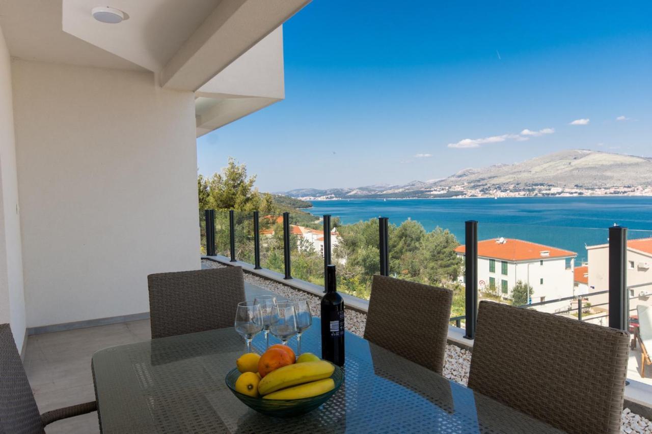 Apartment Julia Трогир Екстериор снимка