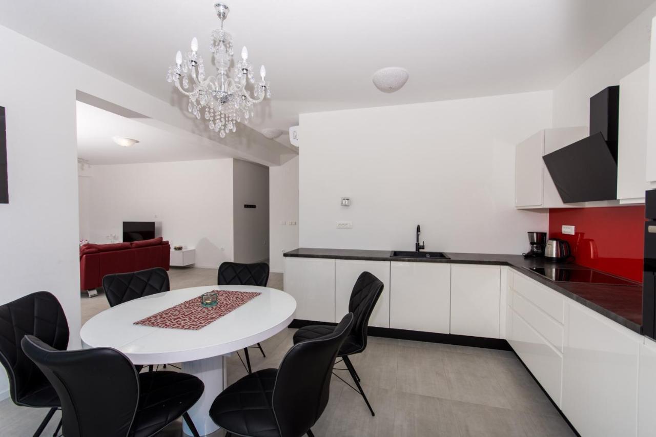 Apartment Julia Трогир Екстериор снимка
