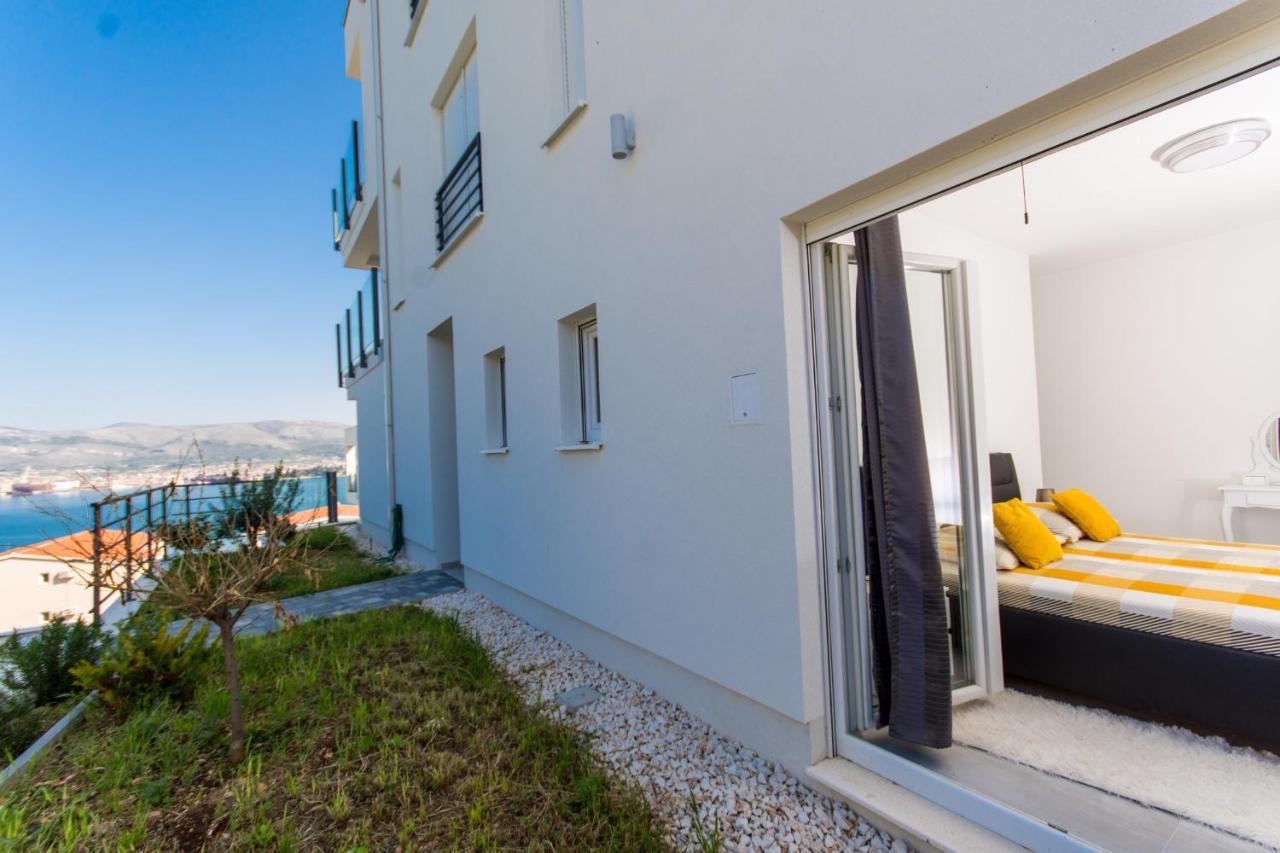 Apartment Julia Трогир Екстериор снимка